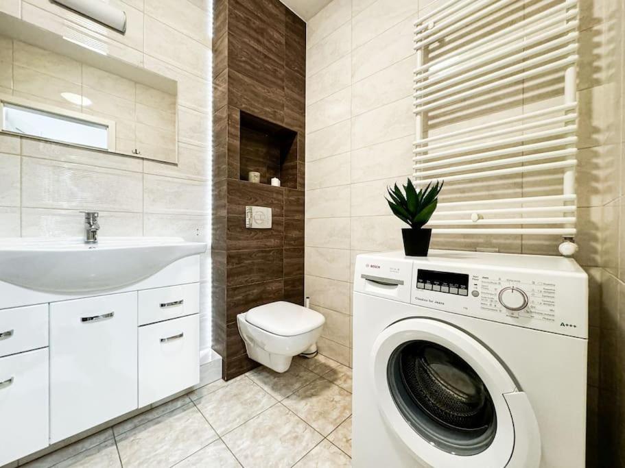 Apartament 201 Sloneczna Klecina فروتسواف المظهر الخارجي الصورة
